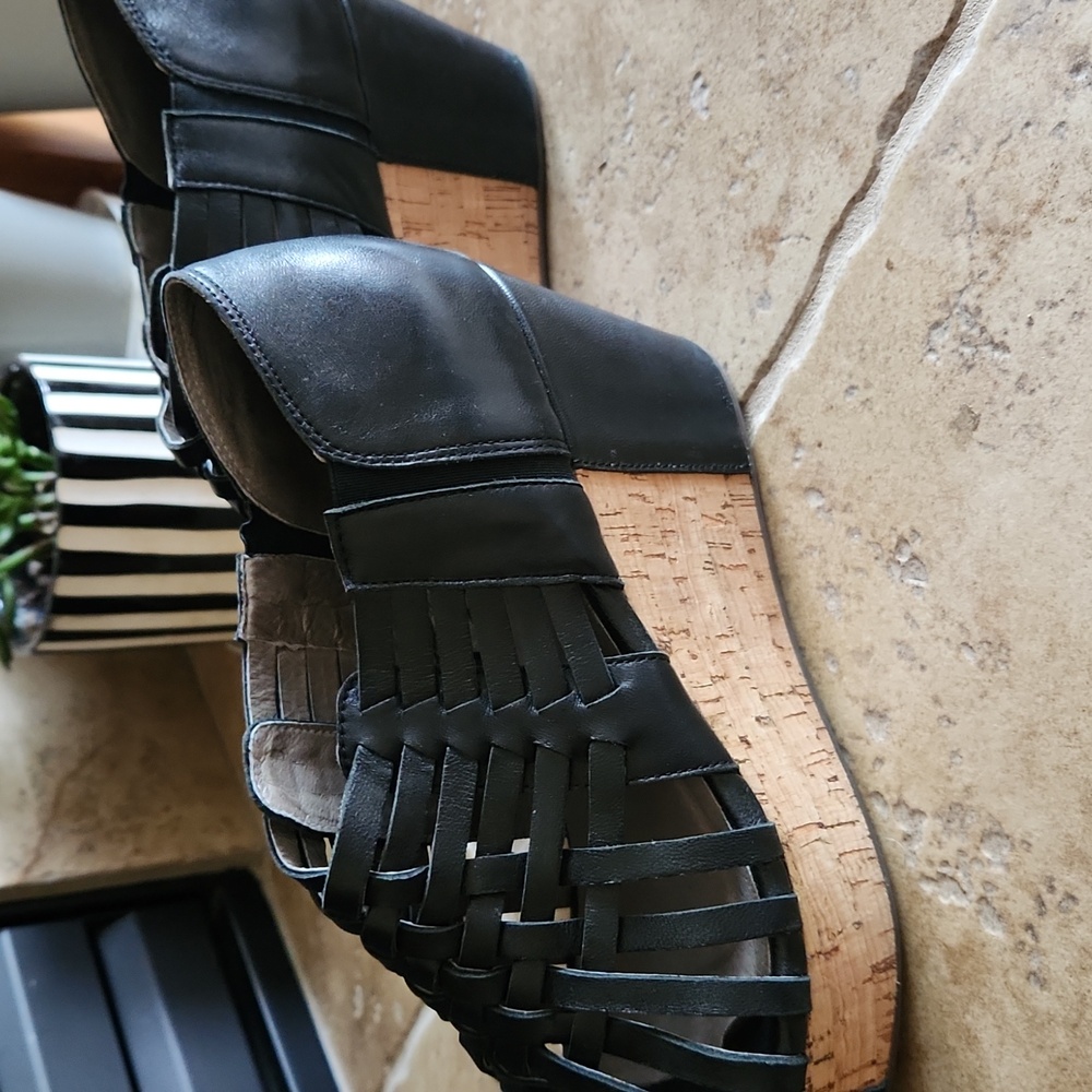 Black Wedge Sandals Womans Size 8 - Picture 4 of 10
